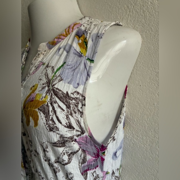 Anthropologie Nia Floral W/White Embroidered
Ladder Lace Trim Floral Tunic Top M - Picture 9 of 16